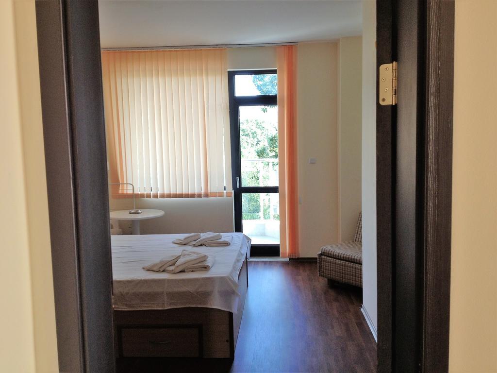 Apartments Yalta Golden Sands Exterior photo