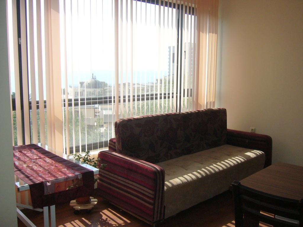 Apartments Yalta Golden Sands Exterior photo